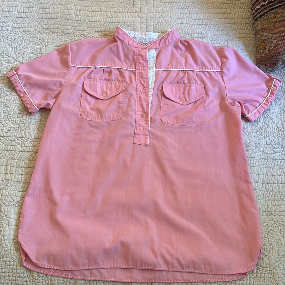Pink vintage short sleeve shirt size small